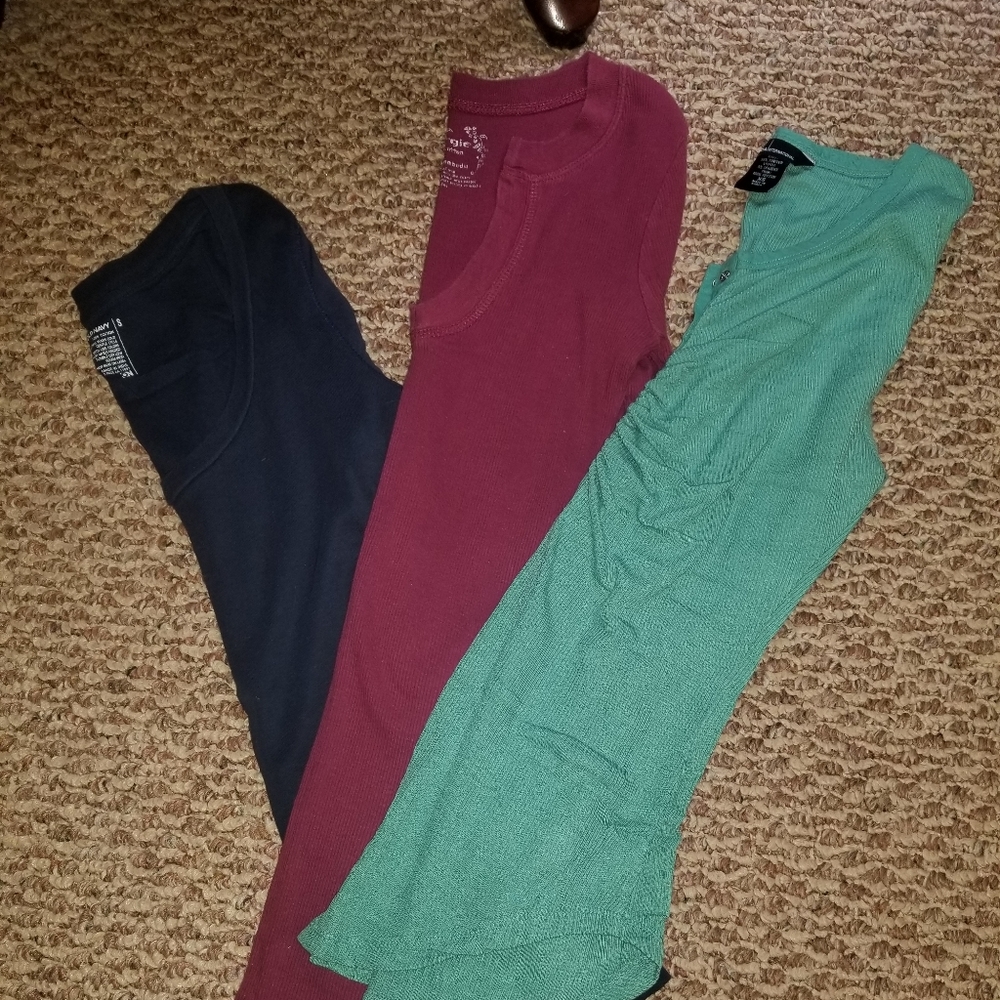 Set of 3 long sleeve tops
